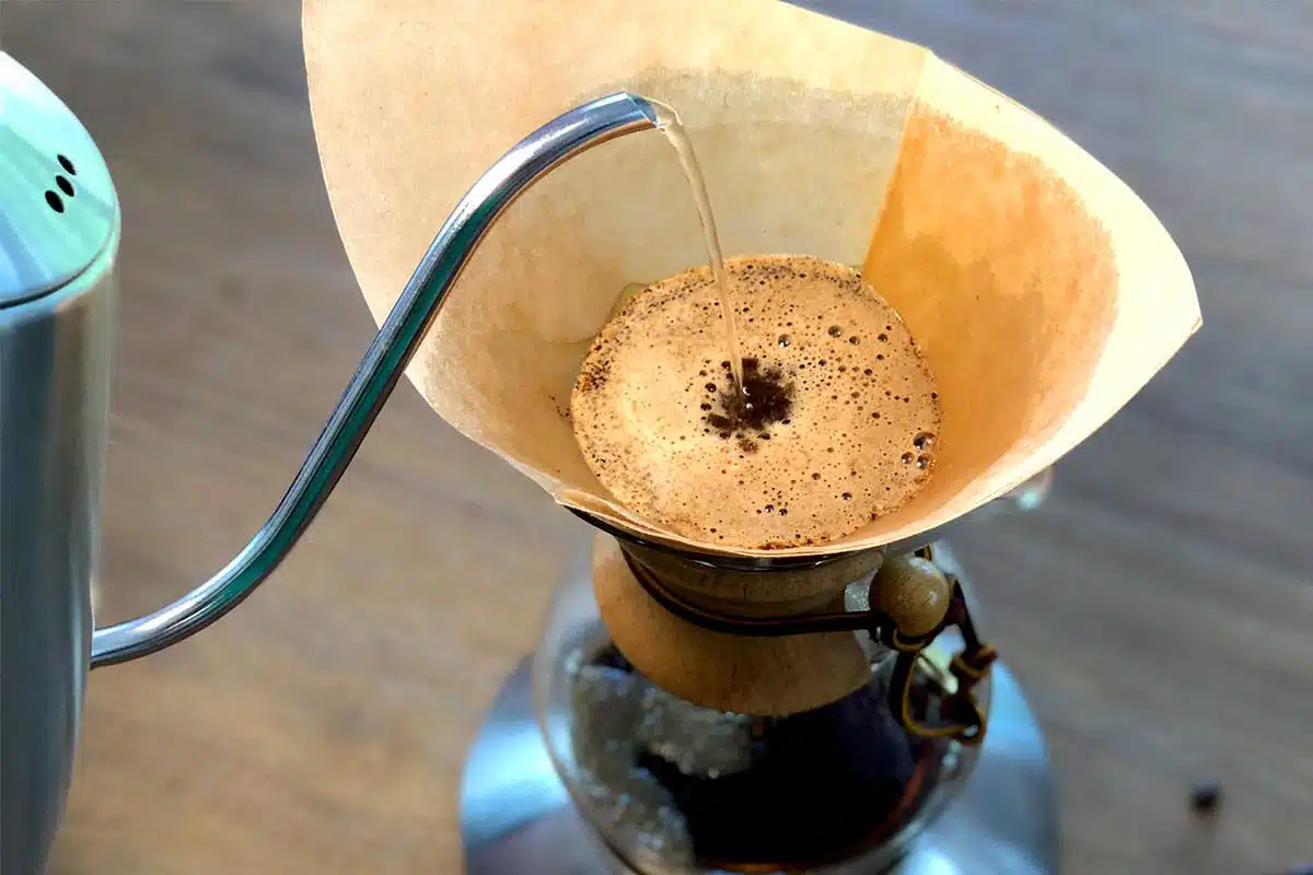 chemex coffee brewing